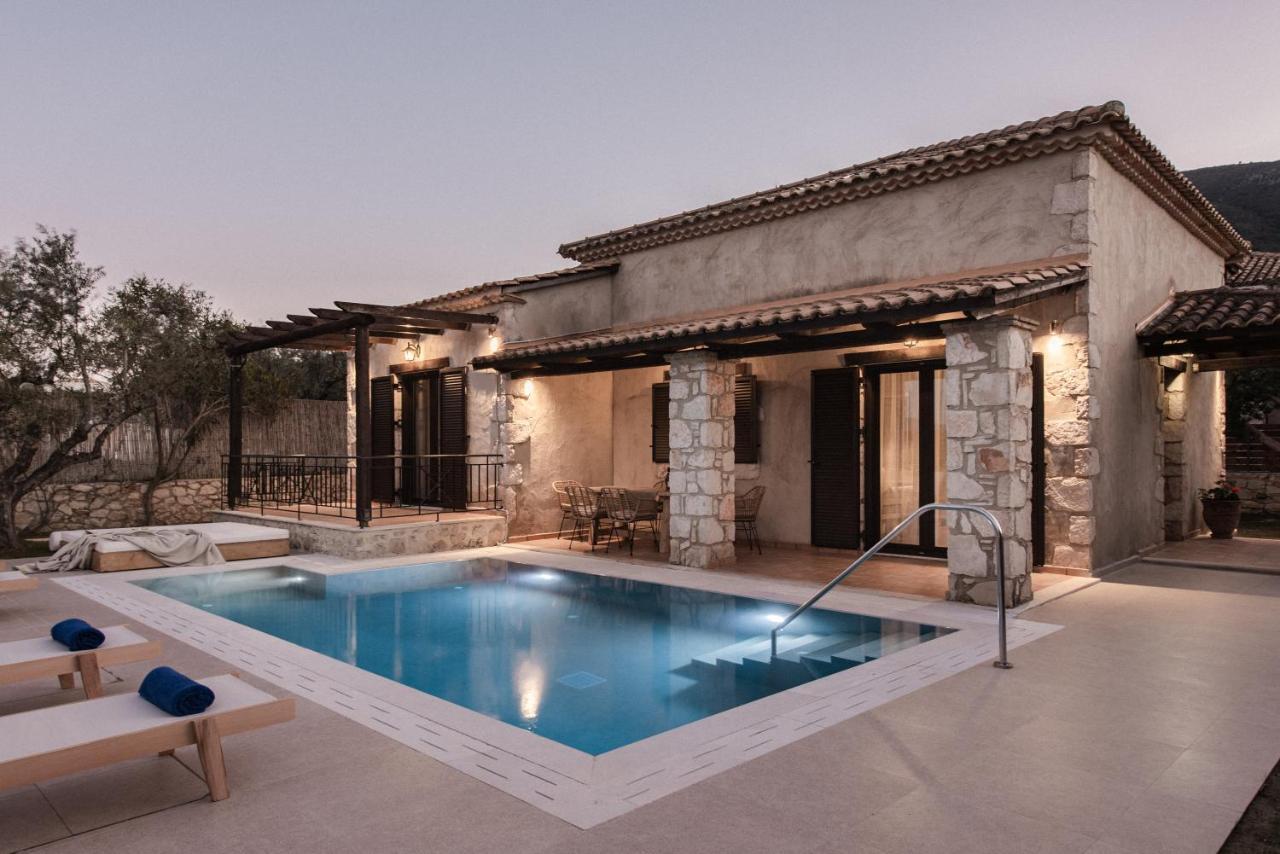 Villa Viatzo - Eclectic With Heated Saltwater Pools