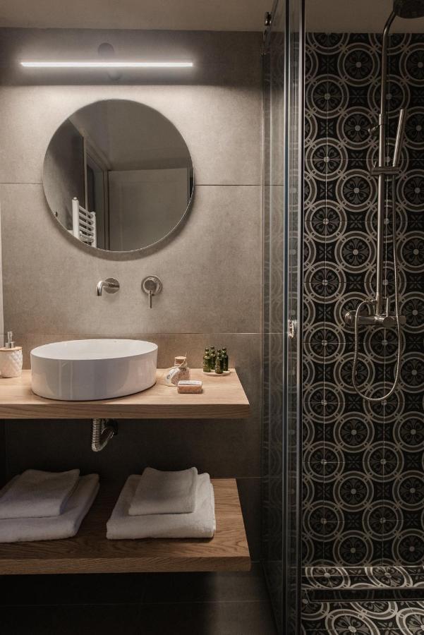 Villa Viatzo - Eclectic With Heated Saltwater Pools