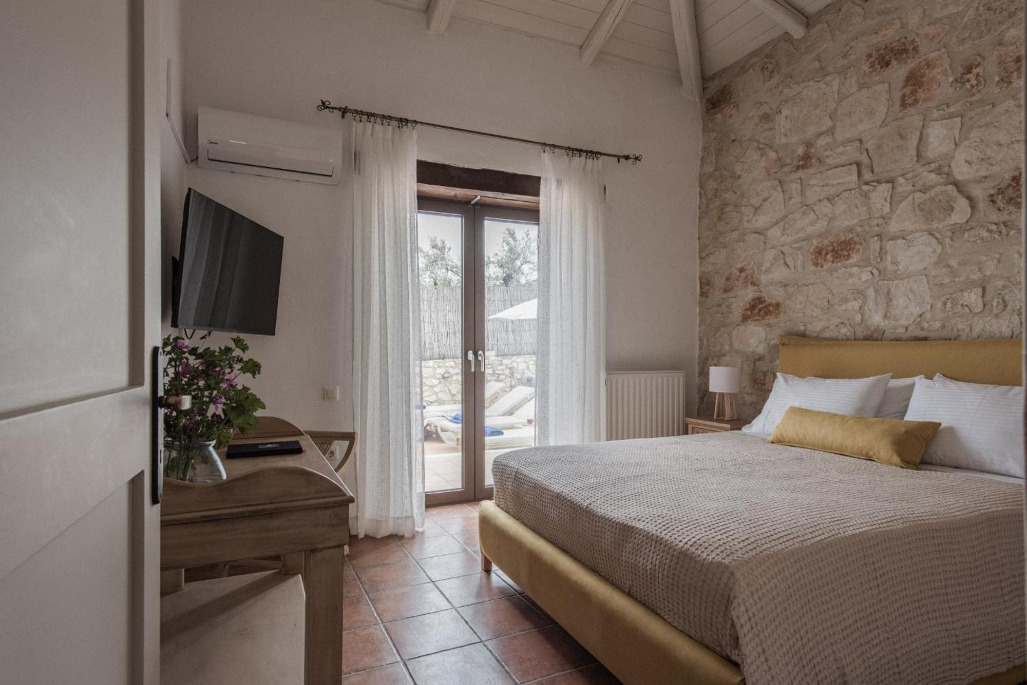 Viatzo - Eclectic With Heated Saltwater Pools Villa